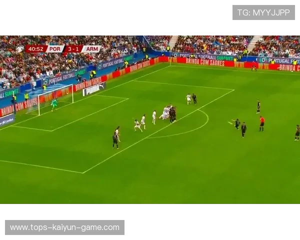 任意球人墙绕过直挂上角成为当日焦点